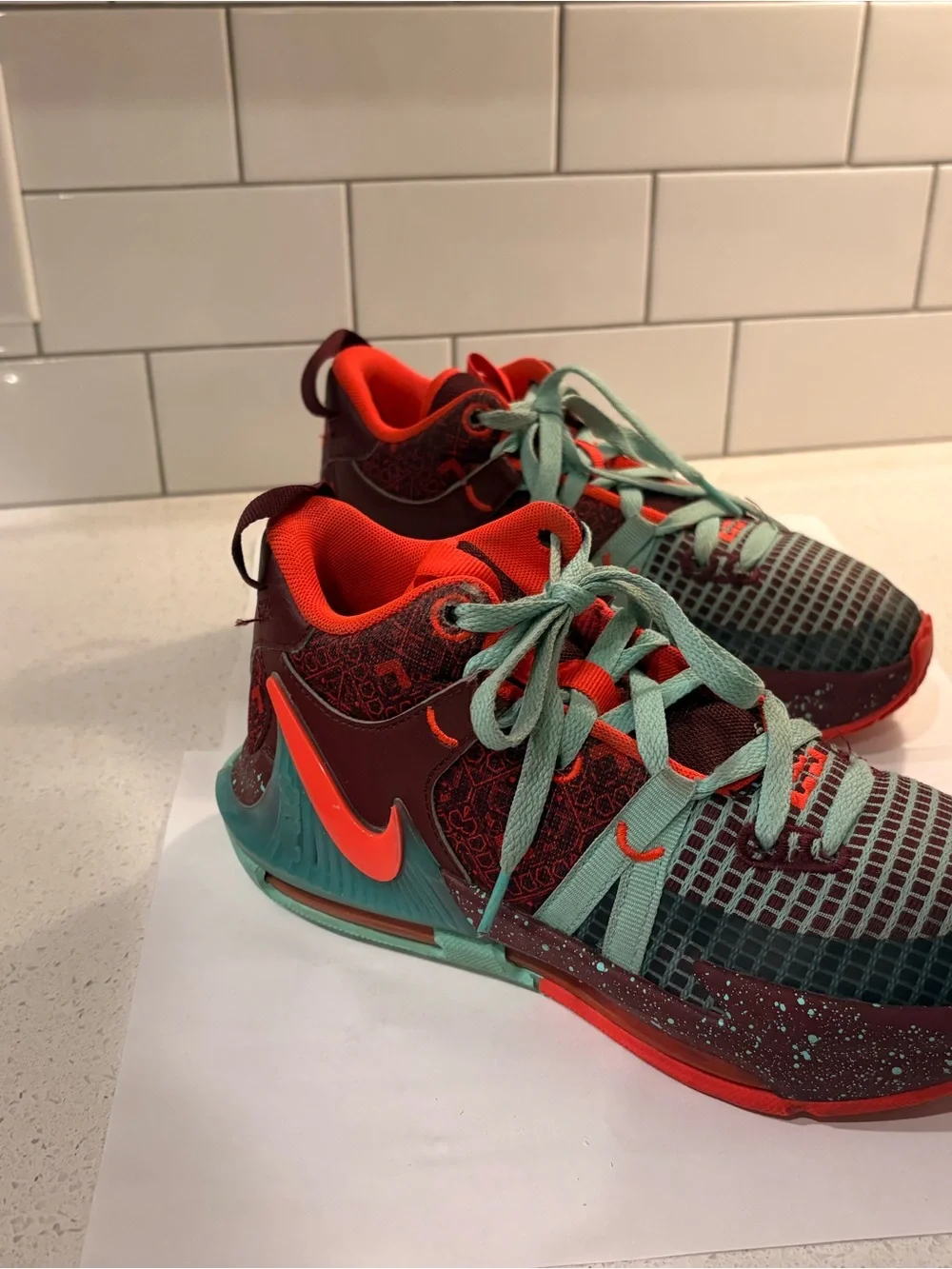 LeBron Witness 7 boys Nike sneakers